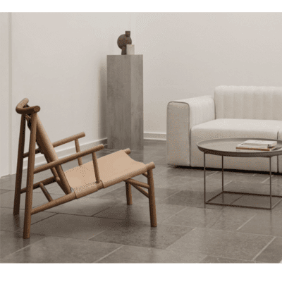 Eleganter schwarzer Samurai Sessel von Norr11 im skandinavischen Stil für modernes Wohnen.