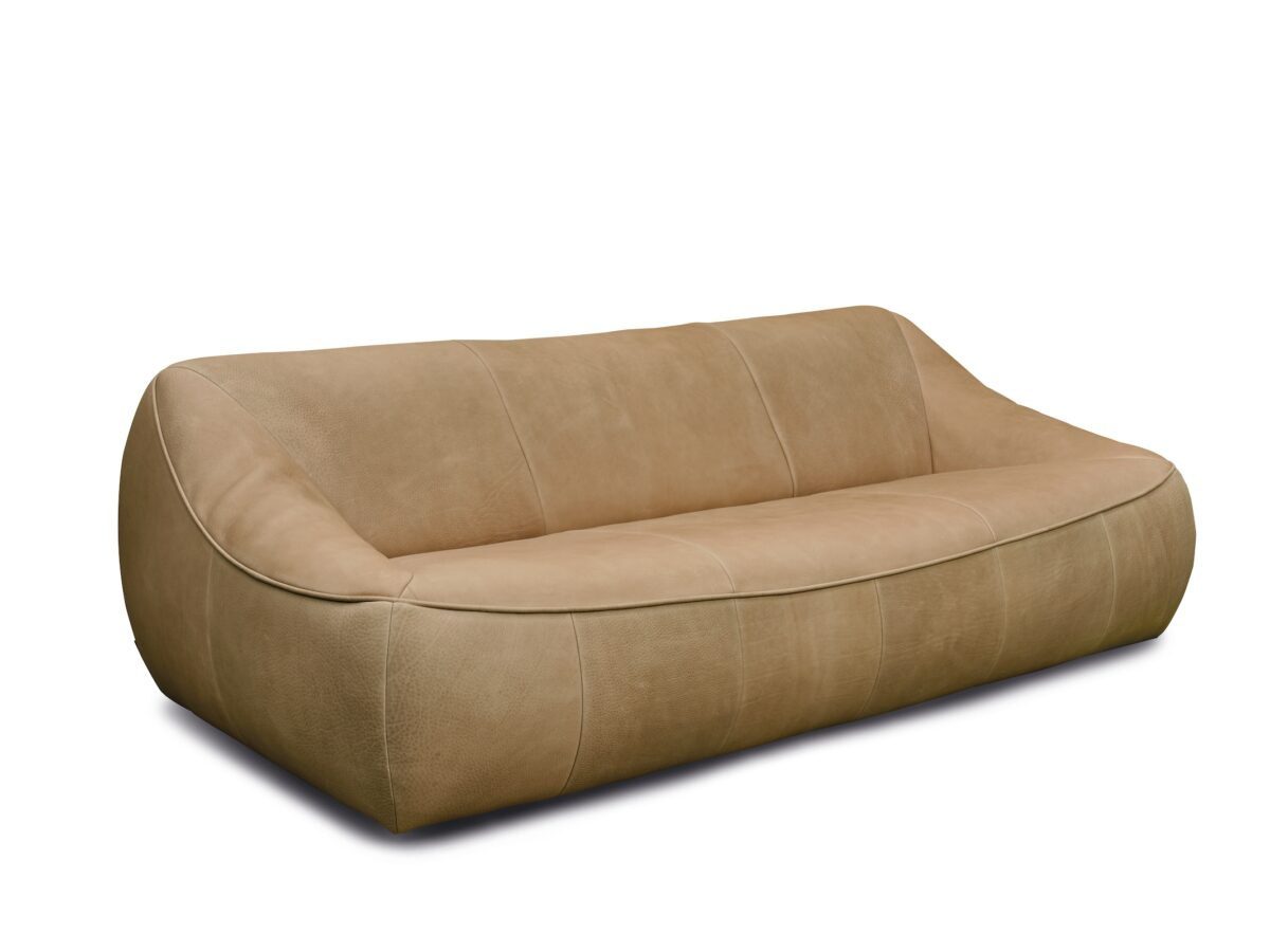 Elegantes Montis Ringo Sofa mit geschwungenen Linien für stilvolle Wohnzimmer.