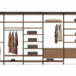 Moderner begehbarer Kleiderschrank Novel von Kristalia mit offenem Design für stilvolle Wohnräume.