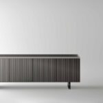 Moderne Glaskommode Aterea von Tonelli mit elegantem, transparentem Design für stilvolle Wohnräume.