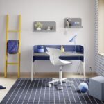 Moderner Nidi Schreibtisch für Kinderzimmer in hellem Holzdesign mit praktischen Schubladen.