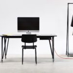 Moderner Bridgepro Bürotisch von System 180 mit flexiblem Tischsystem für ergonomisches Arbeiten.