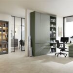 Stilvolles Homeoffice mit modernem Schreibtisch und ergonomischem Design von Archi-Line.
