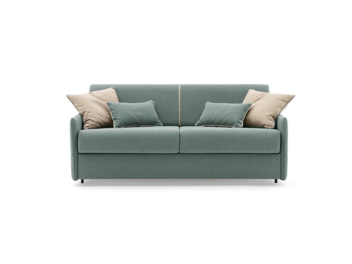 Modernes Schlafsofa Naxos von Le Comfort in stilvollem Design für Wohn- und Schlafbereich.