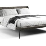 Modernes Velvet Polsterbett mit elegantem Kopfteil von Novamobili in luxuriösem Design.