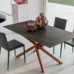 Moderner italienischer Esstisch Tokyo von Altacom mit elegantem Design.