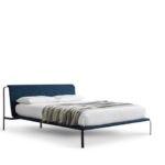 Luxuriöses Bolzan Bend Polsterbett mit geschwungenem Kopfteil aus italienischer Designmanufaktur.