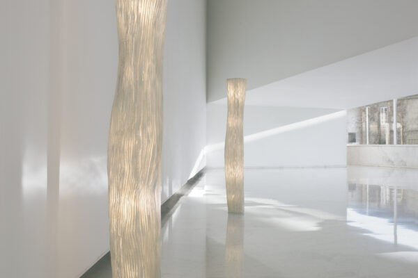 Moderne Gea Designleuchten von a-emotional light in elegantem Schwarz.