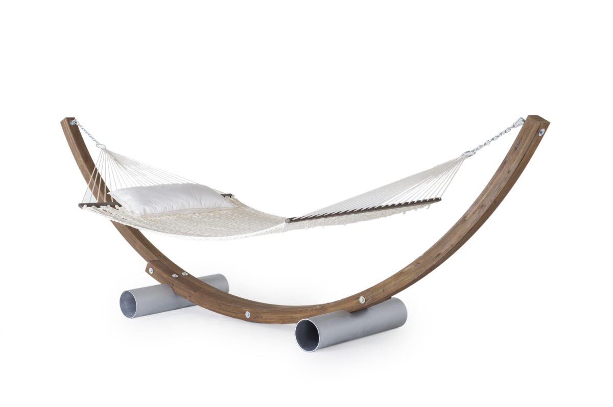 Elegante Amanda Hängematte von Unopiù für luxuriöse Entspannung im Garten.