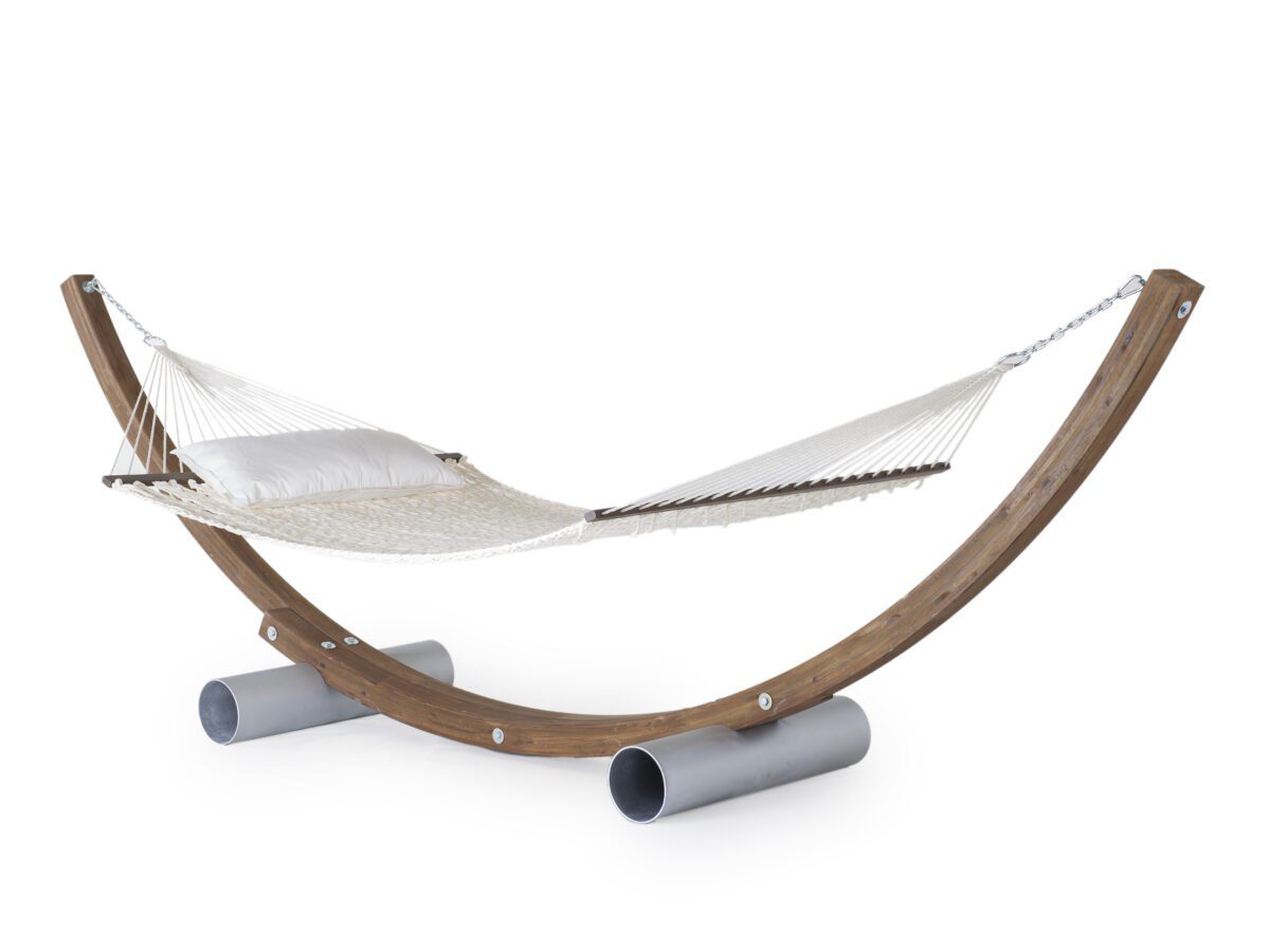 Elegante Amanda Hängematte von Unopiù für luxuriöse Entspannung im Garten.