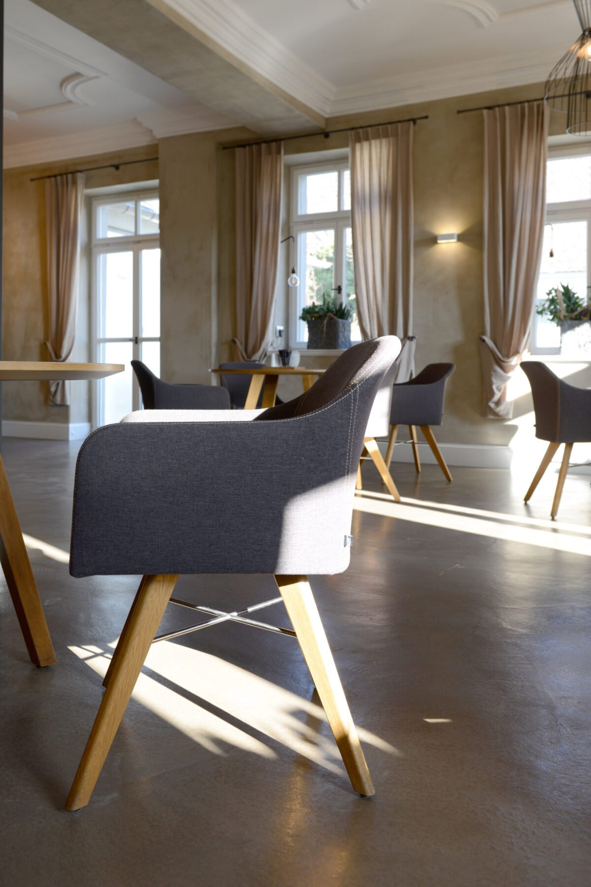 KFF - Stuhlserie Youma – Bild 7