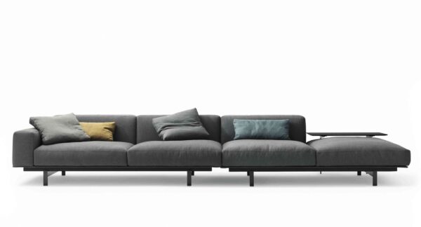 Modernes Lema Yard Sofa in elegantem italienischem Design für stilvolle Wohnzimmer.