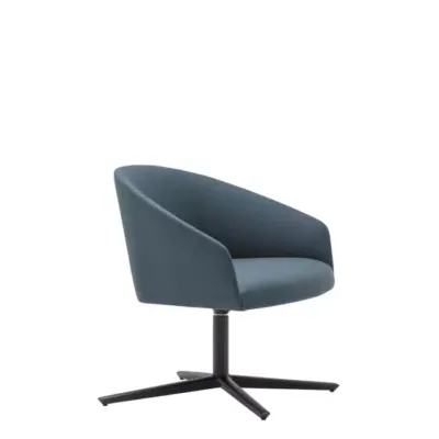 Moderner Brandy Sessel von Andreu World mit elegantem Design und hochwertiger Polsterung