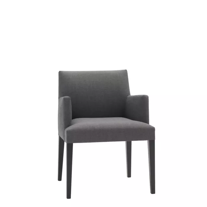 Moderne Anna7 Stühle von Andreu World in verschiedenen Farben und Designs.