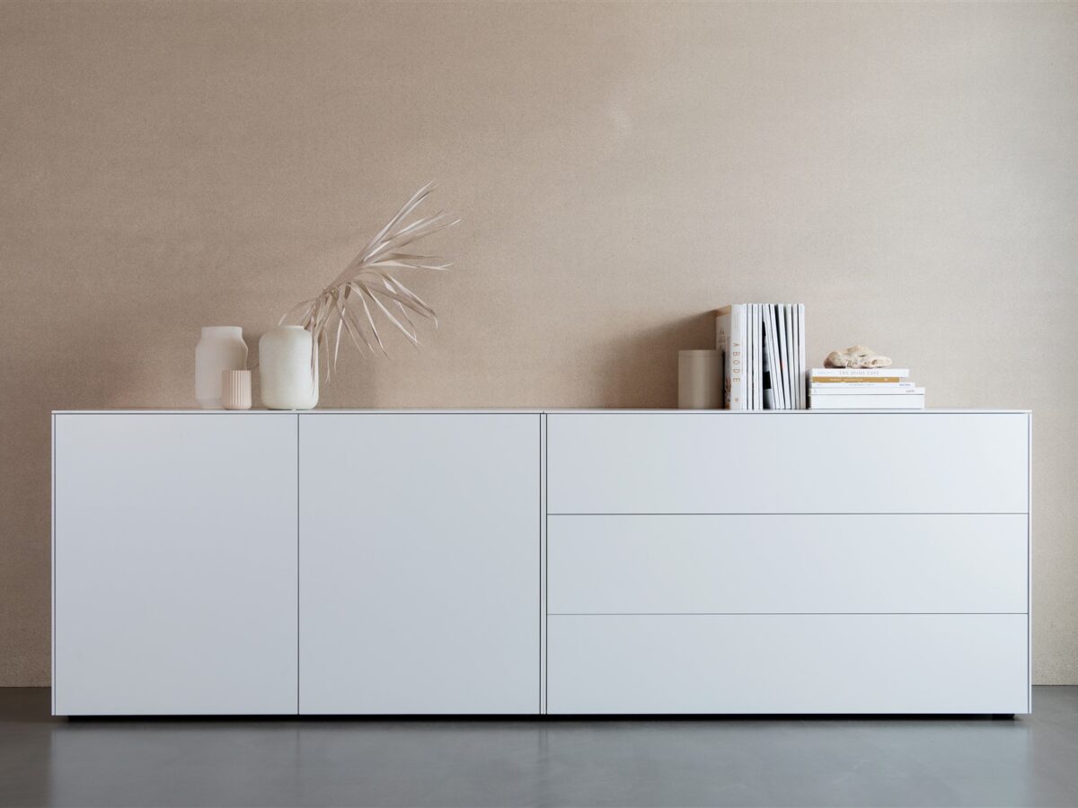 Modernes Form 1 Connect Sideboard mit elegantem Design für stilvolle Wohnräume.