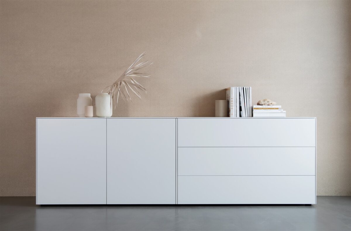 Modernes Form 1 Connect Sideboard mit elegantem Design für stilvolle Wohnräume.