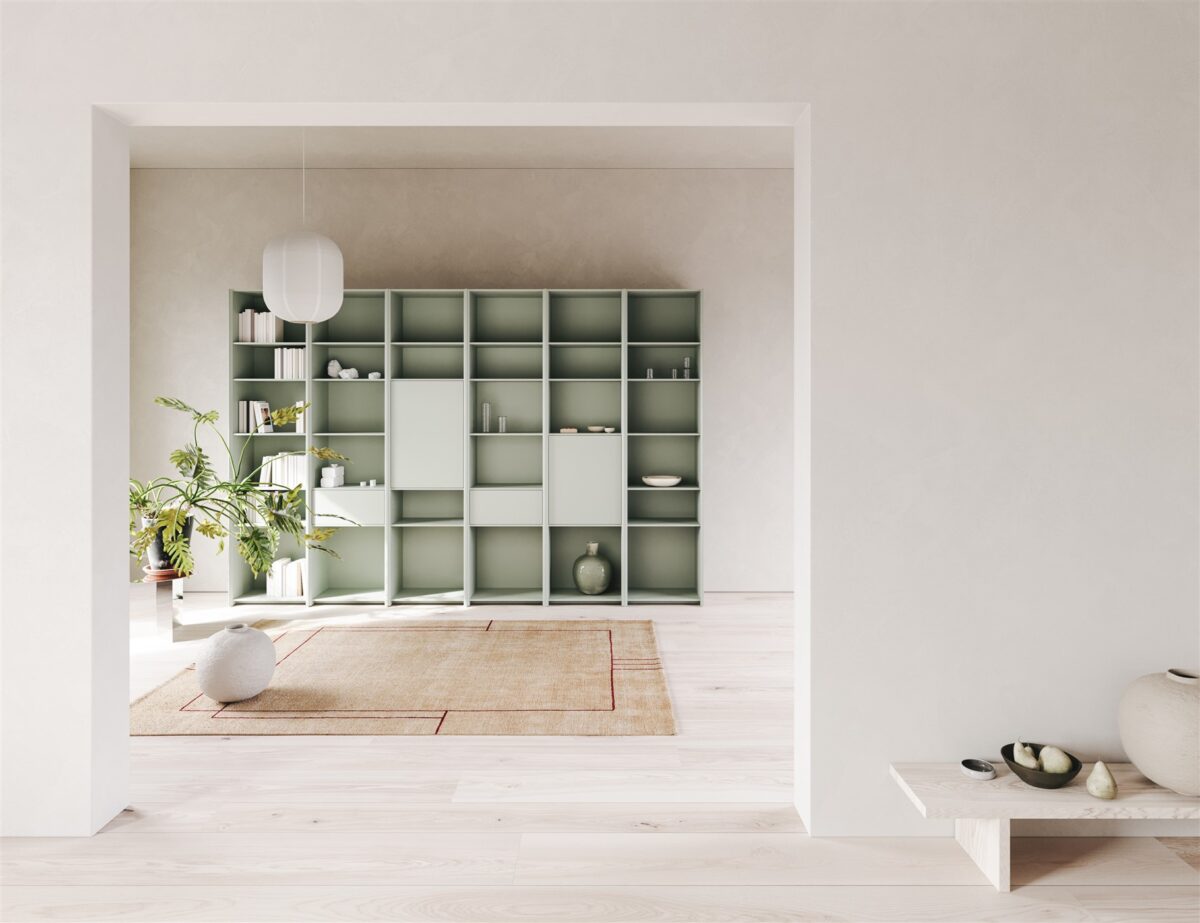 Asymmetrisches Wandregal mit geometrischen Fächern für stilvolle Dekoration und moderne Wohnraumgestaltung.