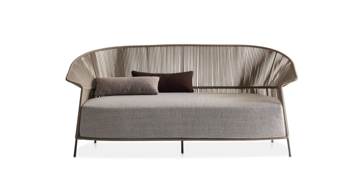 Modernes Ola Sofa von Potocco mit elegantem Design für stilvolle Wohnräume.