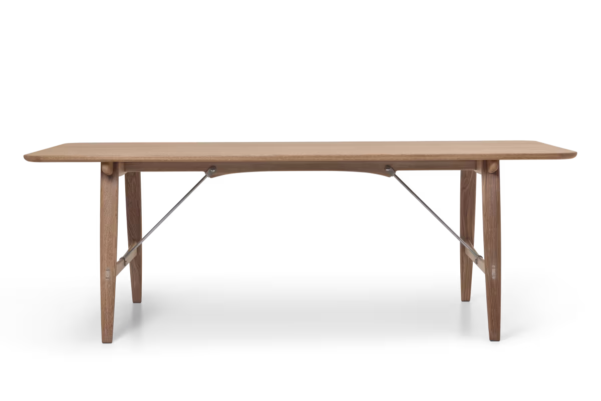 BM1160 Esstisch von Carl Hansen in weiß geölter Eiche mit Edelstahlgestell, elegantes Design.